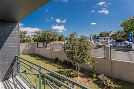 False - Apartment For Sale in Vredekloof East, Brackenfell, Western Cape - M125481