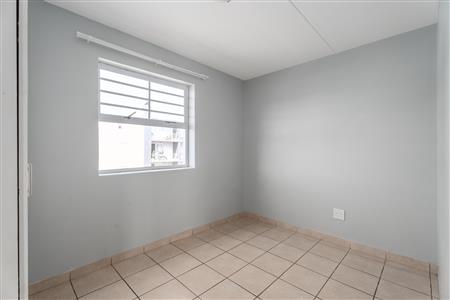 False - Apartment For Sale in Vredekloof East, Brackenfell, Western Cape - M125481