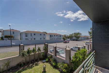 False - Apartment For Sale in Vredekloof East, Brackenfell, Western Cape - M125481