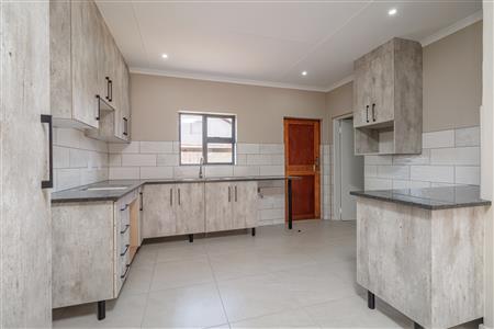False - House For Sale in Hexrivier Lifestyle Estate, Waterkloof AH, Rustenburg, North West - M125470