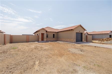 False - House For Sale in Hexrivier Lifestyle Estate, Waterkloof AH, Rustenburg, North West - M125470