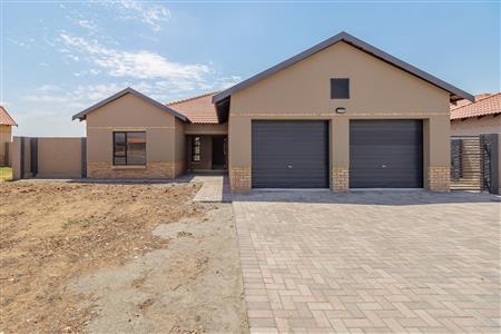 False - House For Sale in Hexrivier Lifestyle Estate, Waterkloof AH, Rustenburg, North West - M125473