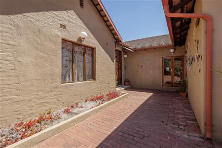 False - House For Sale in Rosebank, Johannesburg, Gauteng - M125486