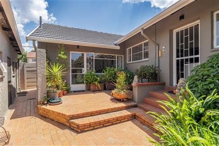 False - House For Sale in Blairgowrie, Randburg, Gauteng - M125511