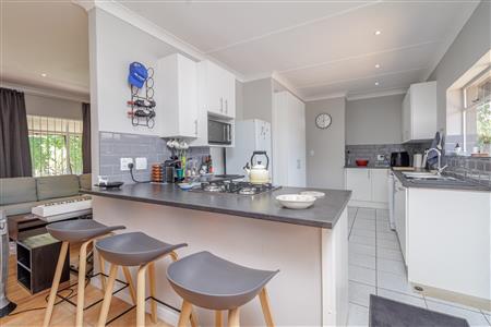 False - House For Sale in Blairgowrie, Randburg, Gauteng - M125511