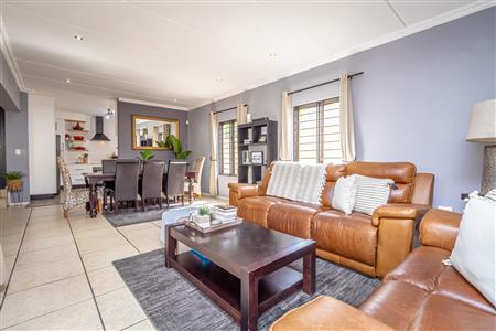False - House For Sale in Fourways, Sandton, Gauteng - M125078