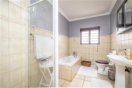 False - House For Sale in Fourways, Sandton, Gauteng - M125078