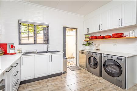 False - House For Sale in Fourways, Sandton, Gauteng - M125078