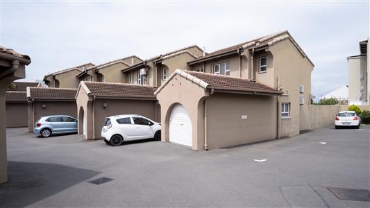 False - Townhouse For Sale in Umhlanga Central, Umhlanga, KwaZulu Natal - M125548