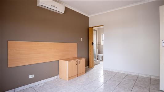 False - Townhouse For Sale in Umhlanga Central, Umhlanga, KwaZulu Natal - M125548