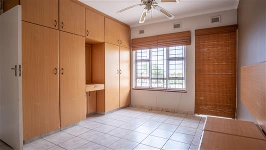 False - Townhouse For Sale in Umhlanga Central, Umhlanga, KwaZulu Natal - M125548