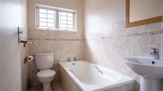 False - Townhouse For Sale in Umhlanga Central, Umhlanga, KwaZulu Natal - M125548