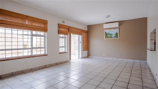 False - Townhouse For Sale in Umhlanga Central, Umhlanga, KwaZulu Natal - M125548