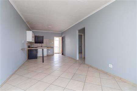 False - Apartment For Sale in Witpoortjie, Roodepoort, Gauteng - M125567