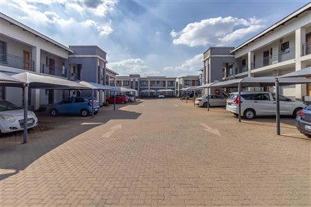 False - Apartment For Sale in Witpoortjie, Roodepoort, Gauteng - M125567