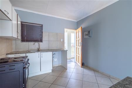 False - Apartment For Sale in Witpoortjie, Roodepoort, Gauteng - M125567