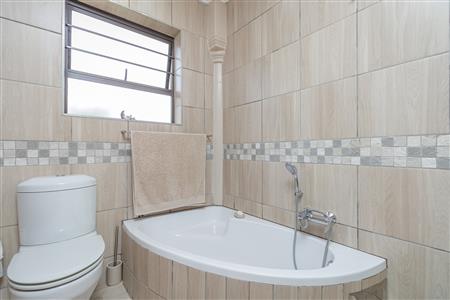 False - House For Sale in Jordaan Park, Heidelberg, Gauteng - M125566