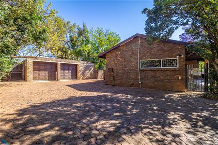 False - House under offer in Lyttelton Manor, Centurion - M125558