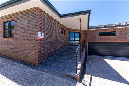 False - House for sale in Dana Bay, Mossel Bay - M125562