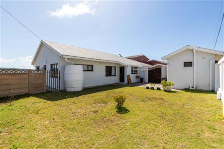 False - House For Sale in Stilbaai Wes, Stilbaai, Western Cape - M122576