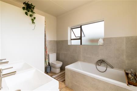 False - House For Sale in Stilbaai Wes, Stilbaai, Western Cape - M123581