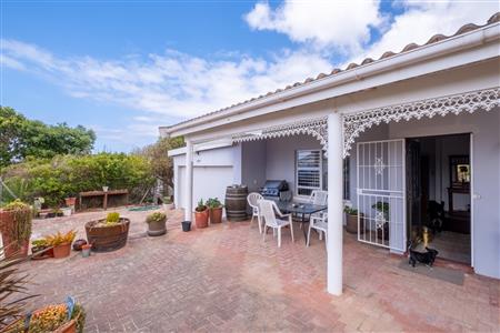 False - House For Sale in Bettys Bay, Western Cape - M123097