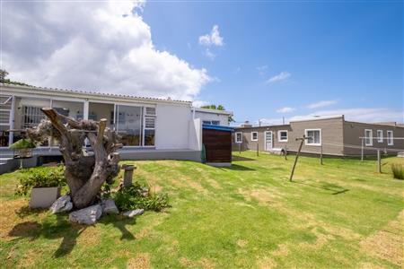 False - House For Sale in Bettys Bay, Western Cape - M123097