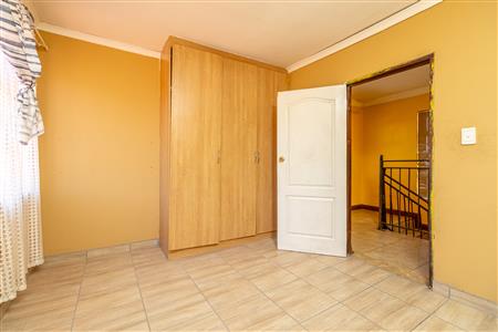 False - House For Sale in Geelhoutpark, Rustenburg, North West - M125596