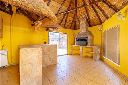 False - House For Sale in Geelhoutpark, Rustenburg, North West - M125596