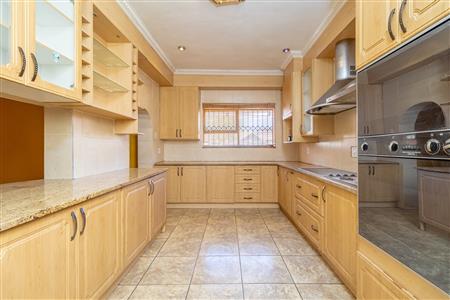 False - House For Sale in Geelhoutpark, Rustenburg, North West - M125596