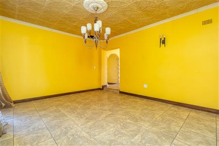False - House For Sale in Geelhoutpark, Rustenburg, North West - M125596