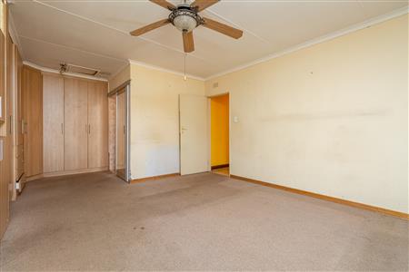 False - House For Sale in Geelhoutpark, Rustenburg, North West - M125596