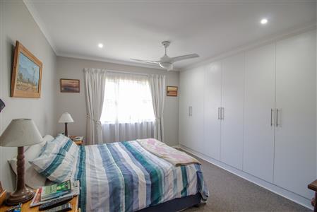 False - Townhouse For Sale in Cambridge, East London, Eastern Cape - M125589