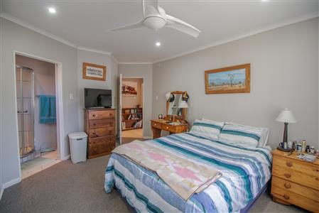 False - Townhouse For Sale in Cambridge, East London, Eastern Cape - M125589