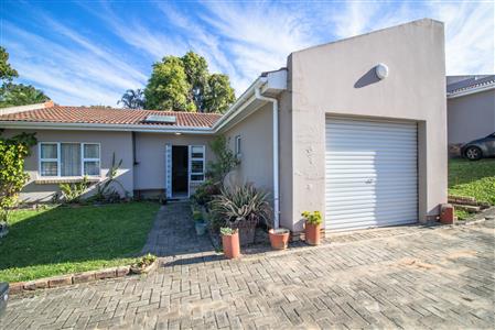 False - Townhouse For Sale in Cambridge, East London, Eastern Cape - M125589