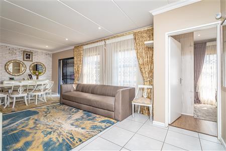 False - Apartment For Sale in Homes Haven, Krugersdorp, Gauteng - M119814