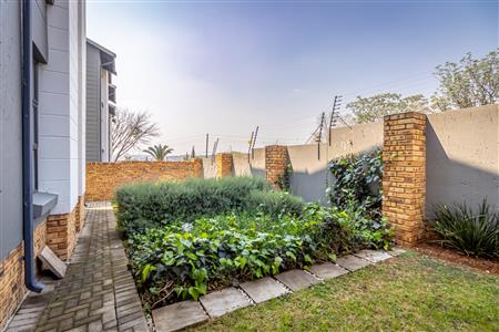 False - Apartment For Sale in Homes Haven, Krugersdorp, Gauteng - M119814