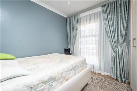 False - Apartment For Sale in Homes Haven, Krugersdorp, Gauteng - M119814
