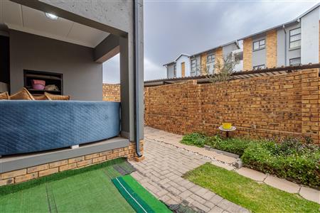 False - Apartment For Sale in Homes Haven, Krugersdorp, Gauteng - M119814