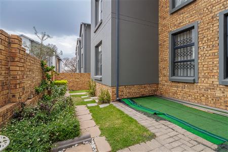False - Apartment For Sale in Homes Haven, Krugersdorp, Gauteng - M119814