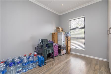 False - Apartment For Sale in Homes Haven, Krugersdorp, Gauteng - M125693