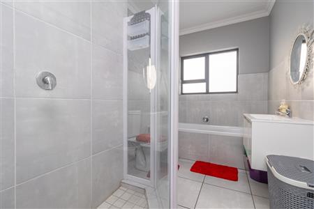 False - Apartment For Sale in Homes Haven, Krugersdorp, Gauteng - M125693