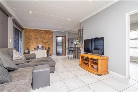 False - Apartment For Sale in Homes Haven, Krugersdorp, Gauteng - M125693