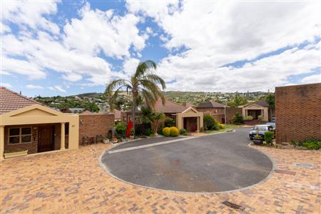 Townhouse sold in Loevenstein, Bellville - M125694