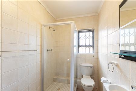 Townhouse sold in Loevenstein, Bellville - M125694
