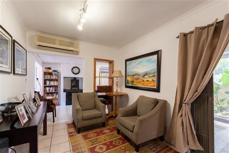 Townhouse sold in Loevenstein, Bellville - M125694