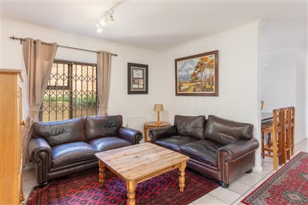 Townhouse sold in Loevenstein, Bellville - M125694