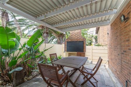 Townhouse sold in Loevenstein, Bellville - M125694