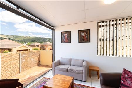 Townhouse sold in Loevenstein, Bellville - M125694
