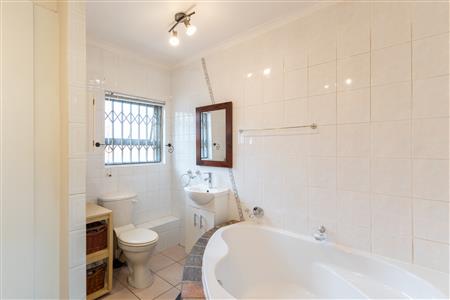 Townhouse sold in Loevenstein, Bellville - M125694